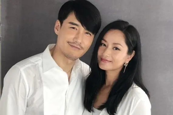 胡兵个人资料简介结婚了吗老婆个人资料,老婆姜雅馨个人资料照片