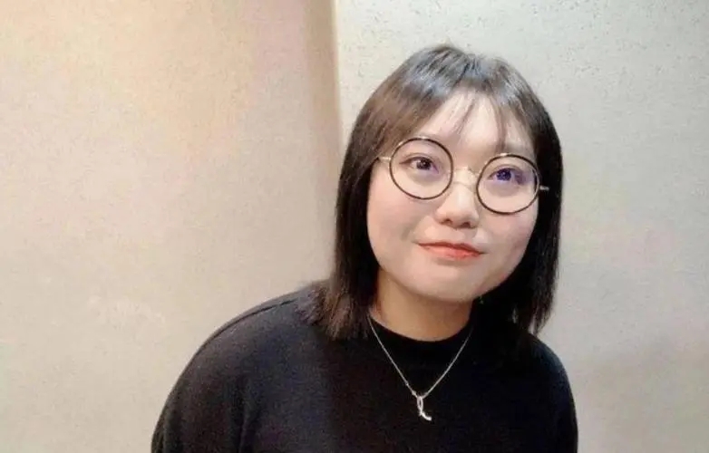 李雪琴高考考了多少分毕业于哪所大学个人资料,怎么出名火起来的