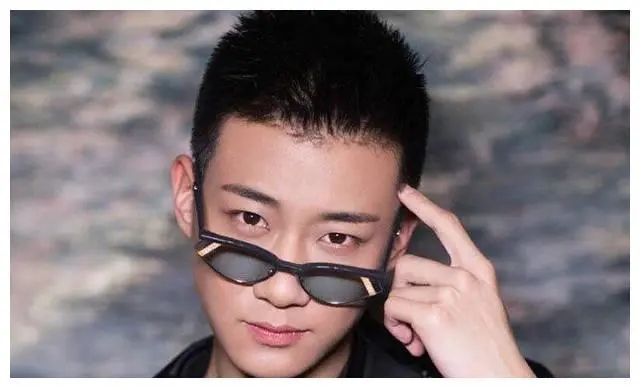 高至霆为什么是渣男?高至霆怎么渣了有什么瓜私下是咋样的人?