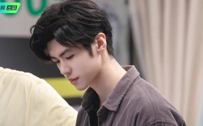 李晋晔个人资料简介哪里人出生日期家境家里企业,在哪家律所任职