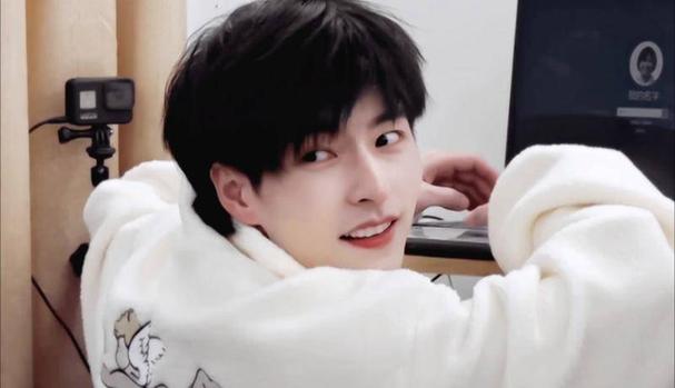 蒲熠星和文韬之间怎么了为什么掰了?文韬微博回应蒲熠星不熟真假