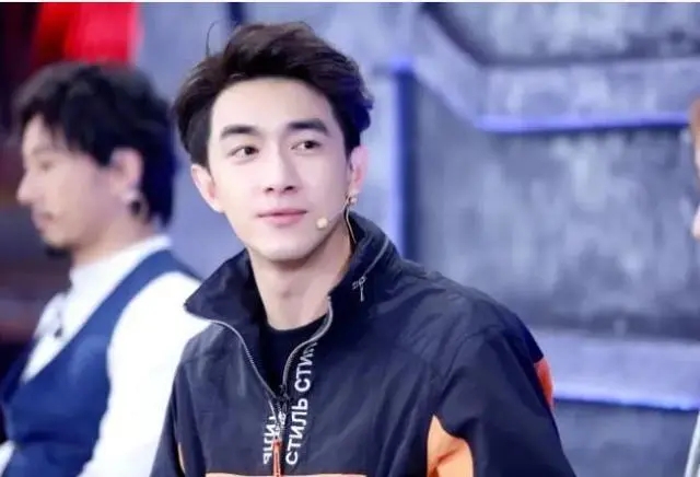 �ָ��¼����Ǹ�ʲô�ļ�ͥ�������أ��ָ��º���˼��ʲô��ϵ