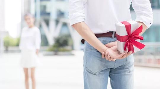 男人彻底爱上你动情的6种表现,让男人受不了的几句话你都知道吗