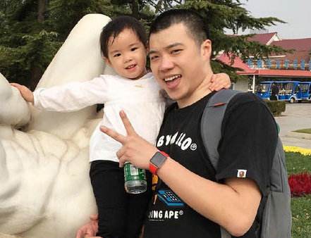 黄毅清到底是干嘛的?曝黄毅清家庭真实情况母亲李薇财产有多少?