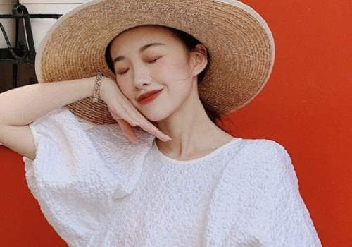 刘阳阿沁是干什么的?曝阿沁是怎么火的一年收入多少两人为啥分手