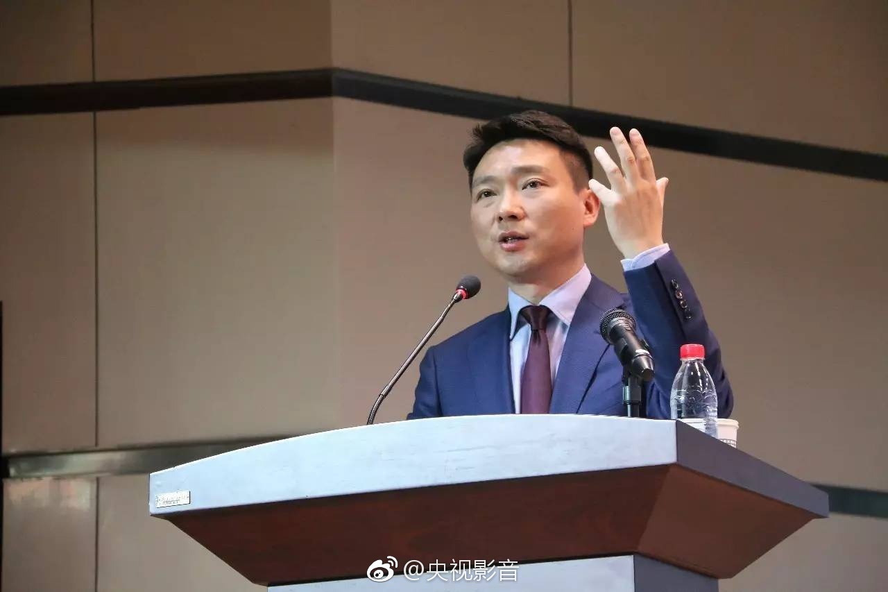 央视康辉一月多少工资 为何康辉没房子年收入曝光