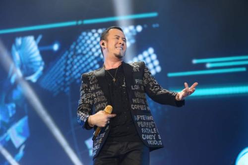 杨坤唱功怎么样什么水平专业点评,歌手2019杨坤能走多远