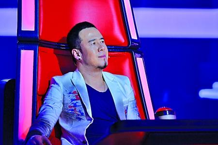 杨坤唱功怎么样什么水平专业点评,歌手2019杨坤能走多远