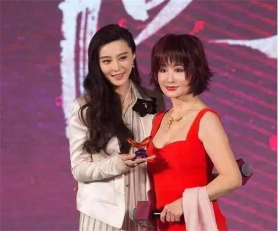 潘迎紫素颜近照明明很老 潘迎紫年轻时最美图片有孩子吗家境如何
