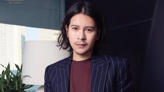 曾舜晞家世是深圳富二代爸爸是谁父母介绍?曾舜晞的父亲是聂心远