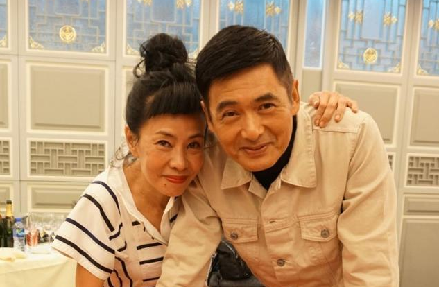 周润发有私生子吗亲生女儿照片曝光? 周润发女儿童菲为什么姓童