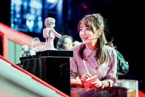 朱容君多少岁了哪里人个人资料黑历史?兔子牙朱容君胸大性感照片
