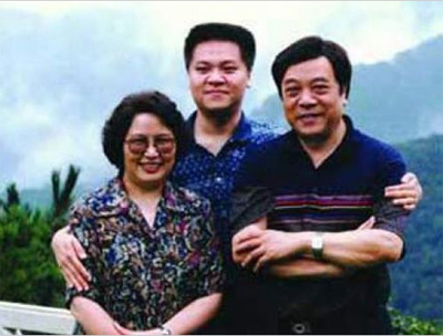 赵忠祥几个儿女现在的老婆是谁?儿子赵芳做什么工作个人资料介绍
