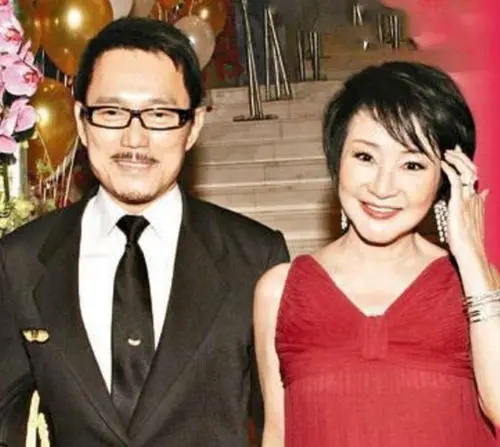 谢贤与狄波拉为啥离婚原因揭秘?狄波拉现任丈夫江耀城有钱吗?