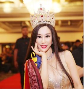 环球夫人邢小红是谁几岁个人资料老公介绍戛纳红毯故意摔倒走光照