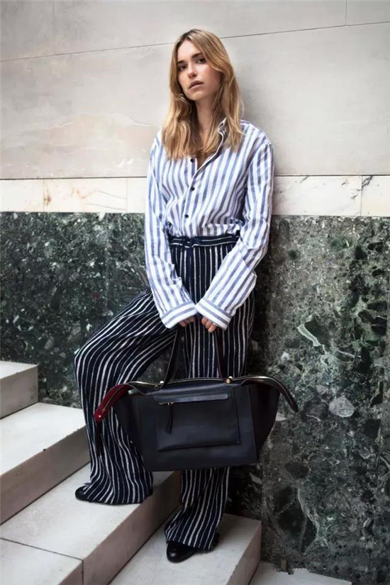 条纹裤子配什么上衣搭配图片女 个性条纹裤子穿搭示范