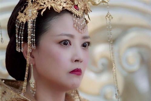 周海媚的嘴巴怎么怪怪的像兔子?周海媚的牙齿好丑为什么不整?