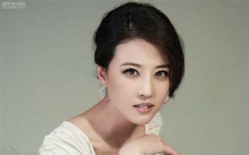 周海媚的嘴巴怎么怪怪的像兔子?周海媚的牙齿好丑为什么不整?