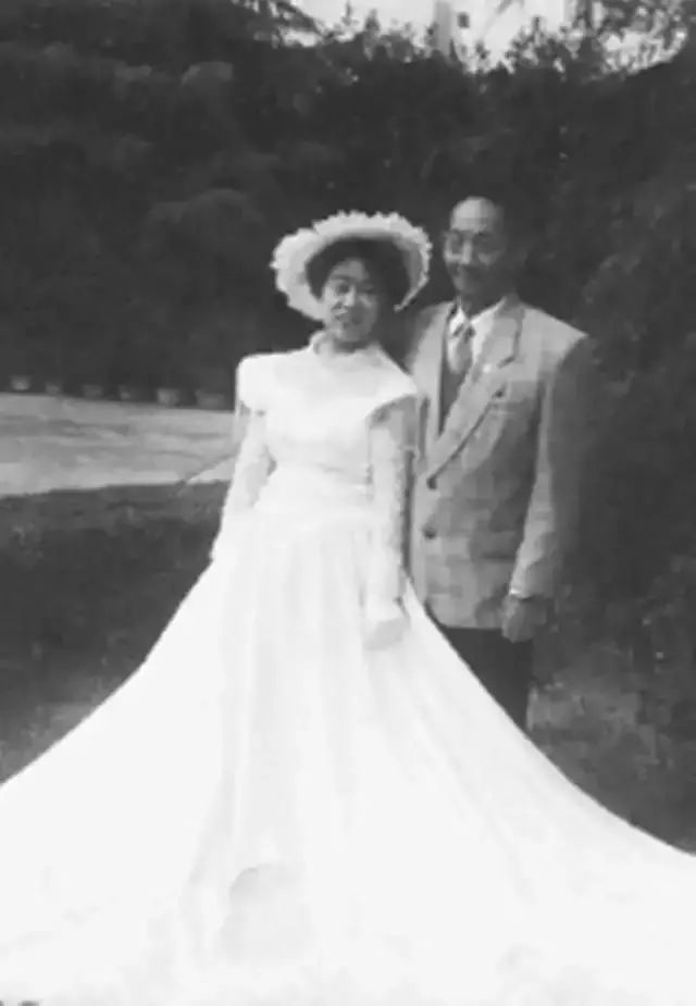 袁隆平现任妻子多少岁?袁隆平妻子邓则是什么地方人资料简介照片