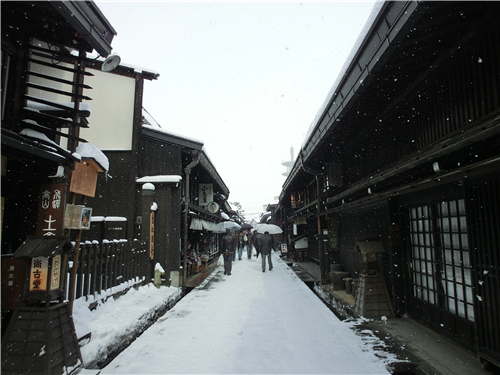 适合下雪发朋友圈的文案 适合下雪天发的朋友圈 下雪朋友圈软文