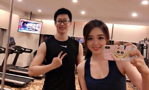 余霜管泽元为什么分手原因?余霜为什么叫余震黑料管泽元家世介绍