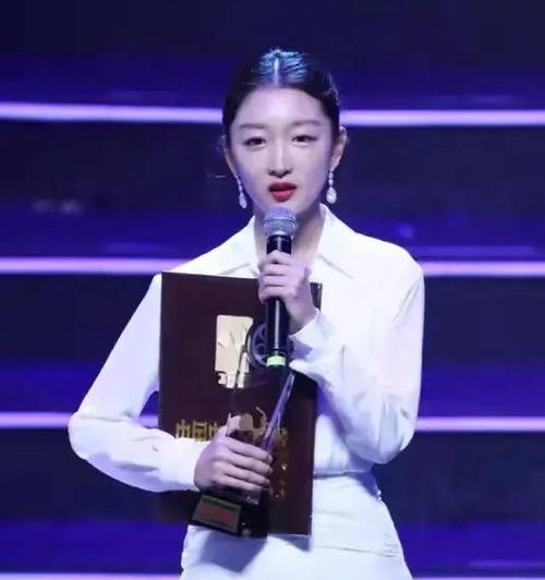 曾国祥为什么总选周冬雨?首位90后三金大满贯影后周冬雨身价多少