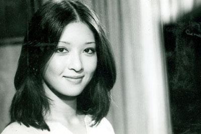 胡因梦有过多少男人和谁生了女儿?胡因梦女儿胡洁生现状